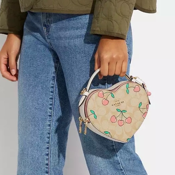 HEART CROSSBODY IN SIGNATURE CANVAS WITH HEART CHERRY PRINT - Picture 3 of 6